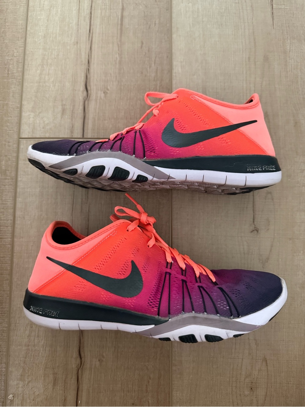 Nike Free TR Ombre Running Shoes in Neon Coral and Purple Fade